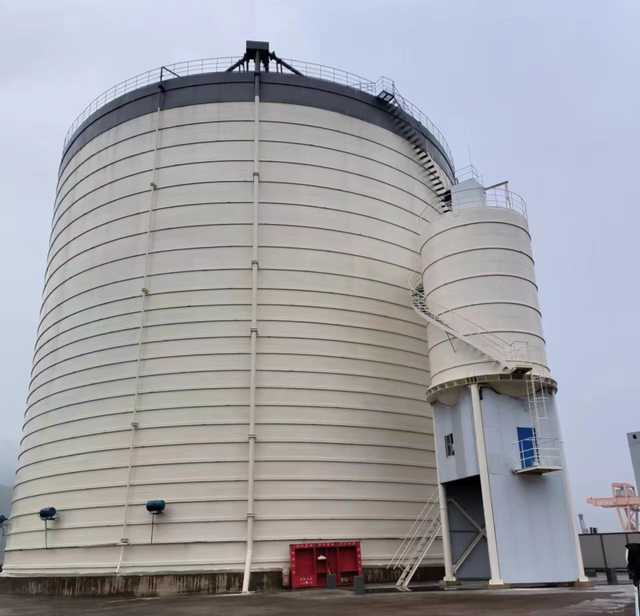 共和10万吨水泥钢板库